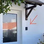 Azenhas Do Mar Cliffs House 펜션 *