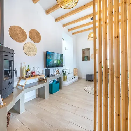 Azenhas Do Mar Cliffs House Sintra