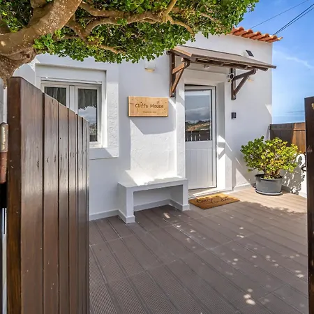 Azenhas Do Mar Cliffs House *